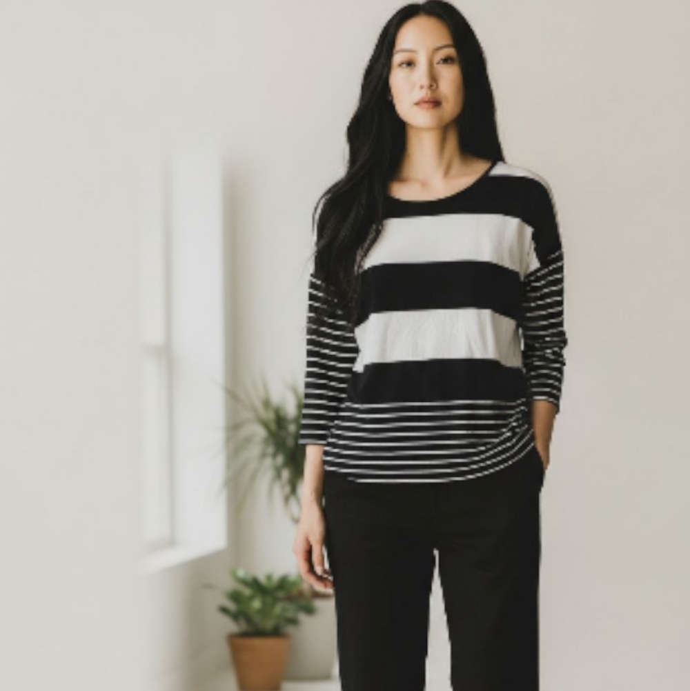 🦜 2/$10 Thomas & Olivia Black And White Top. Small.